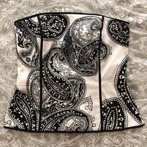 White House & Black Market